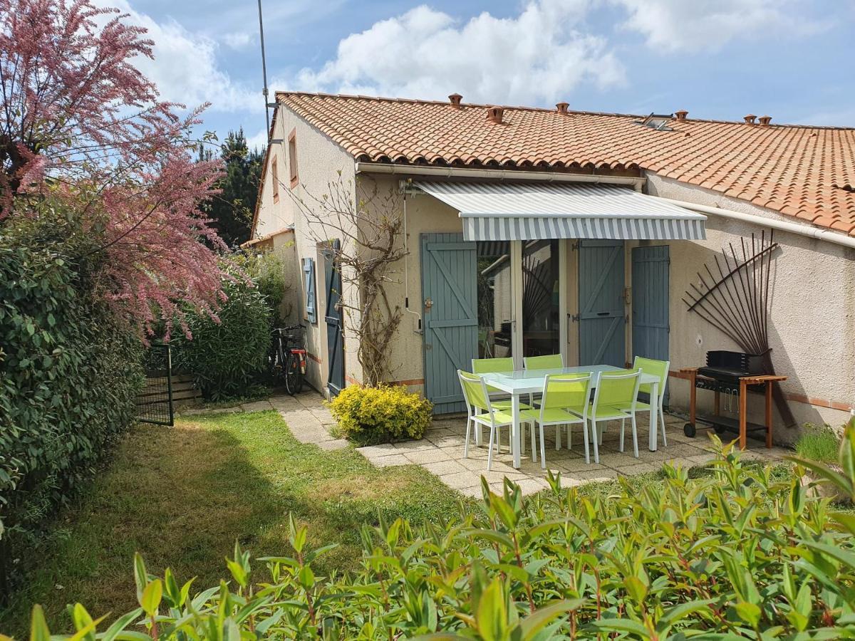 Petite Maison Dans Residence Avec Piscine Proche Plage Et Centre Ville A Pied ポルニック エクステリア 写真