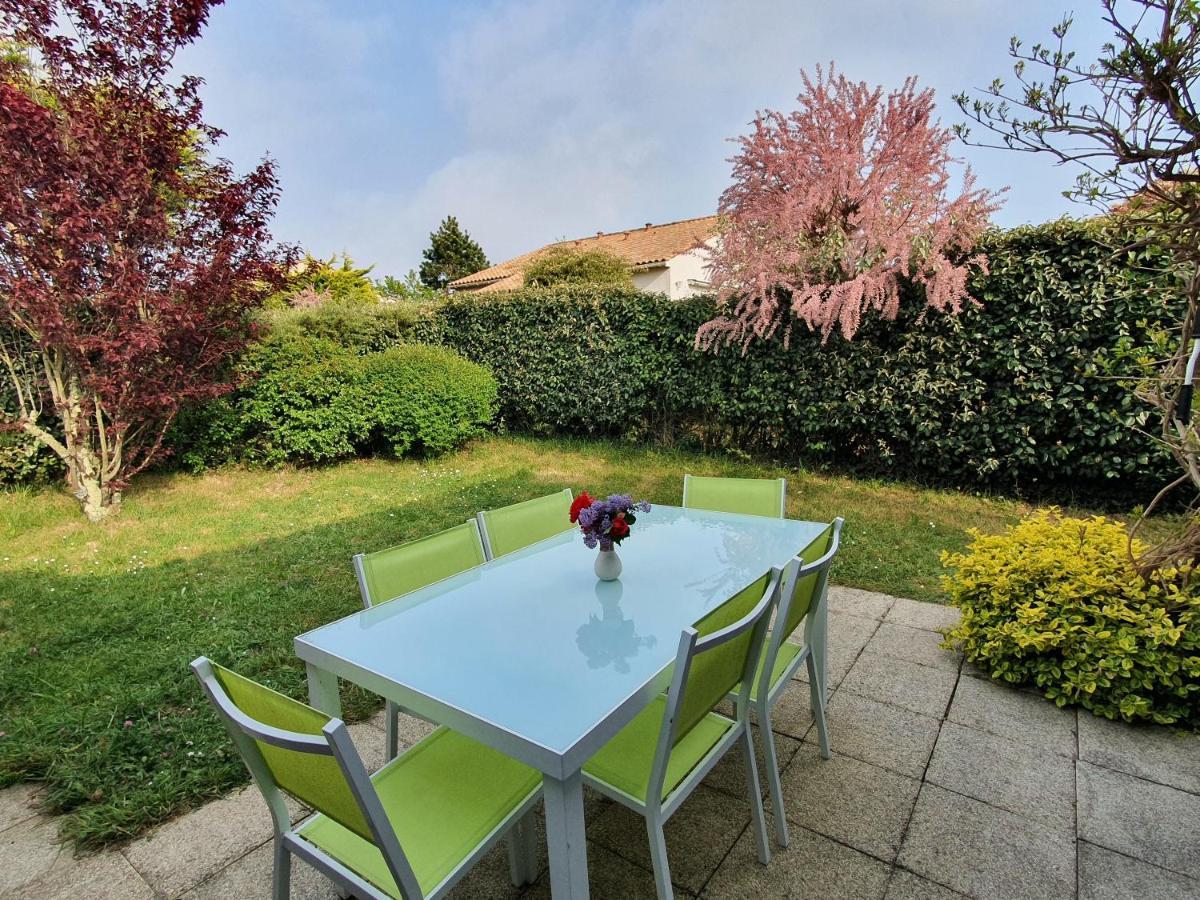 Petite Maison Dans Residence Avec Piscine Proche Plage Et Centre Ville A Pied ポルニック エクステリア 写真