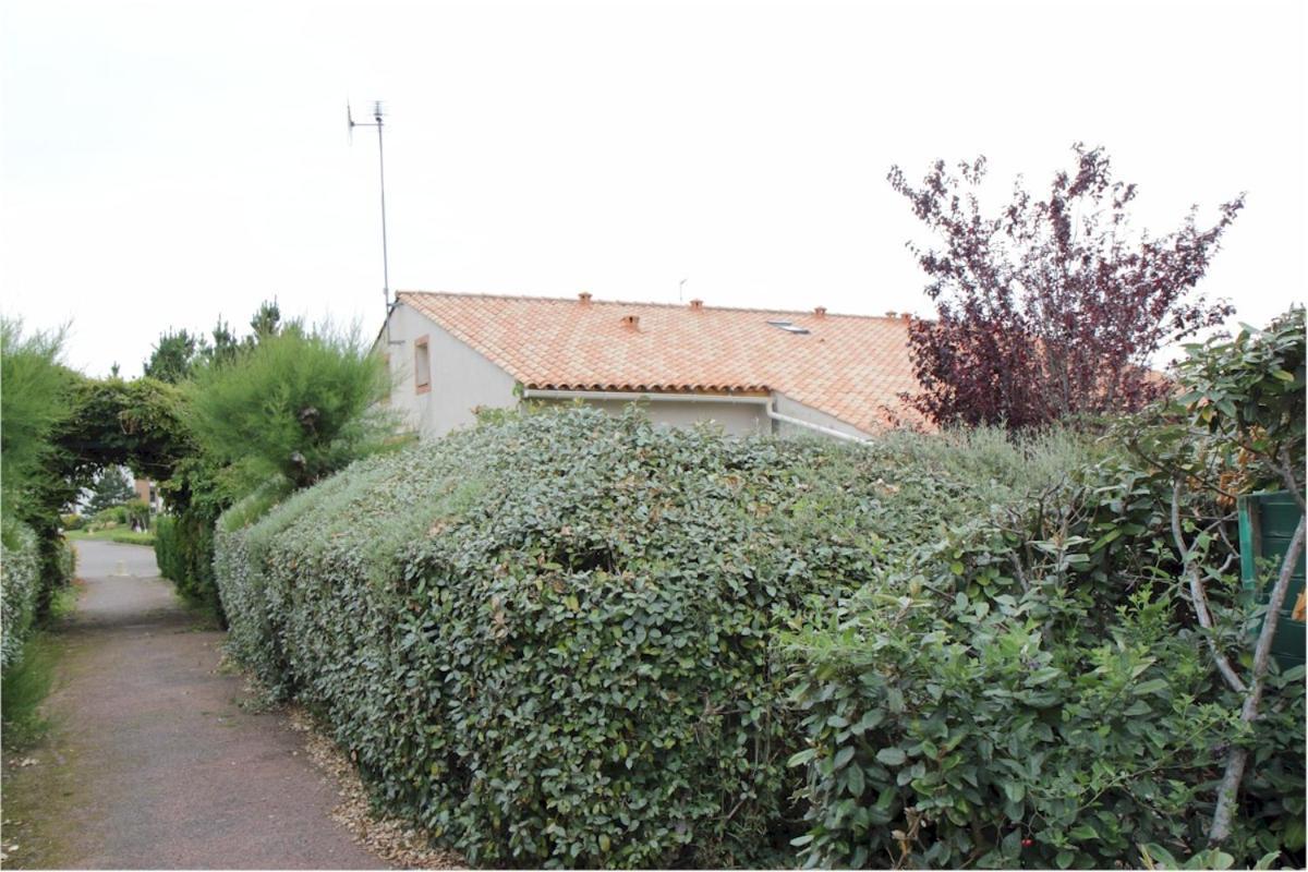 Petite Maison Dans Residence Avec Piscine Proche Plage Et Centre Ville A Pied ポルニック エクステリア 写真